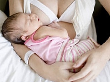 Helpful breastfeeding accessories